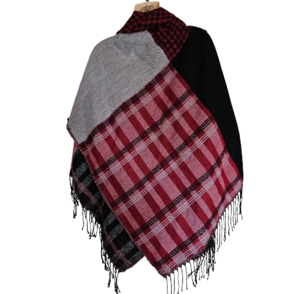 Coco+Carmen Red Black Patchwork Cardigan Poncho Size Womens One Size - Picture 3 of 9